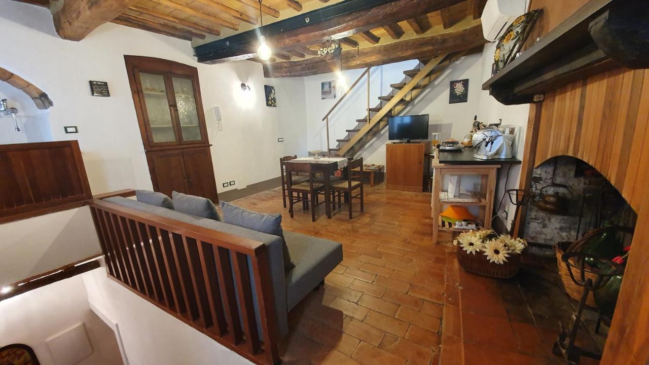 Le Casette Di Civitella- La Casa Di Rolando E Gina Apartment Civitella Del Lago ภายนอก รูปภาพ
