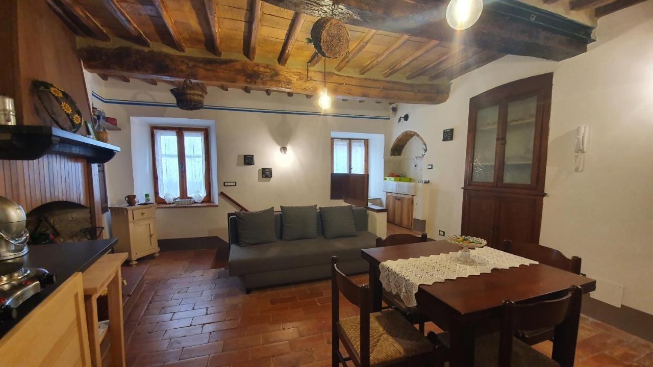 Le Casette Di Civitella- La Casa Di Rolando E Gina Apartment Civitella Del Lago ภายนอก รูปภาพ